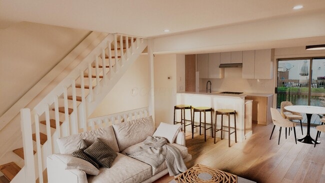 Building Photo - 4869 Stoneybrook Blvd Unit 26C