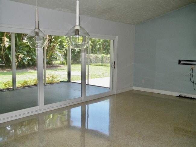 Photo - 1060 Jesse Ave