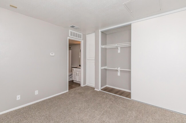Palm Court Apartment Homes