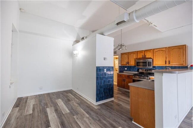 Photo - 1844 W Henderson St