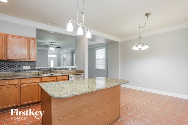 Photo - 182 Norwich Dr