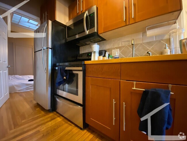 Building Photo - 2 Bedroom Rental