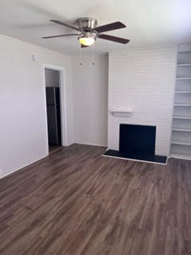 Photo - 217 W Fairview Rd