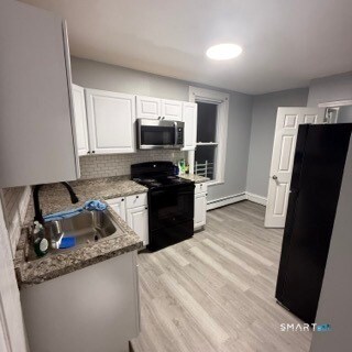 Building Photo - 19 Camp St Unit 2