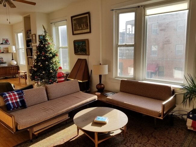 Photo - 2350 W Augusta Blvd Unit 2-W