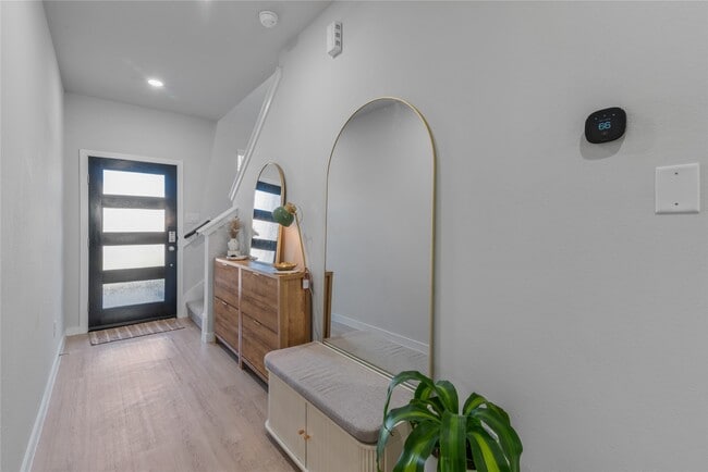 Photo - 123 Alset Dr