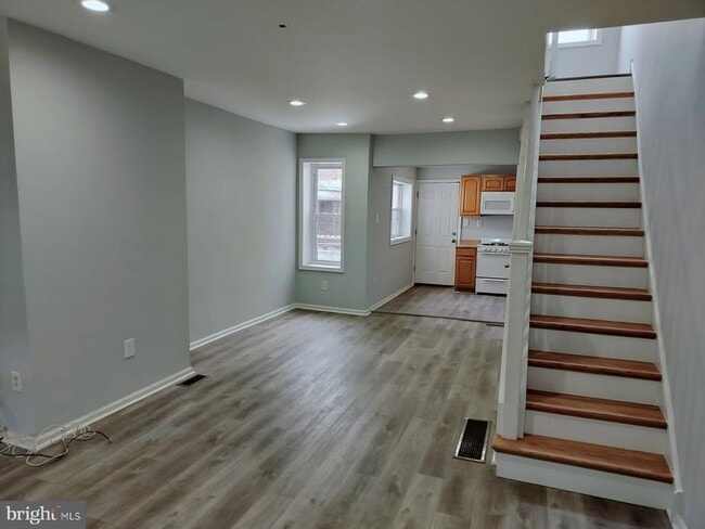 Building Photo - 2143 S Beechwood St