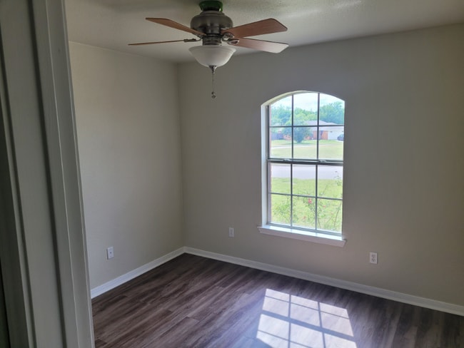 Photo - 711 Jorgette Dr