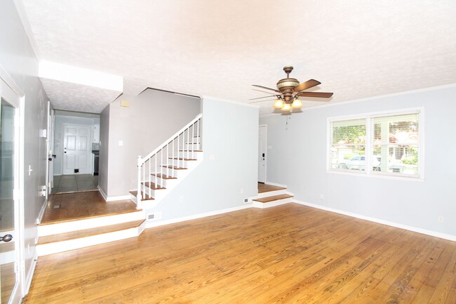 Photo - 5827 Hibernia Dr