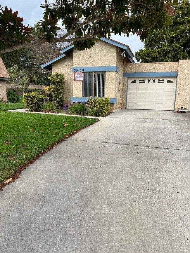 Building Photo - Updated 2 bed / 2 bath Home in Leisure Village