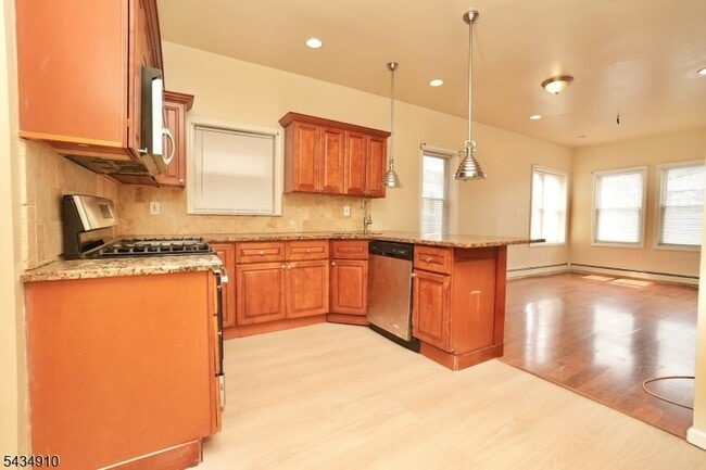Photo - 79 Chestnut St