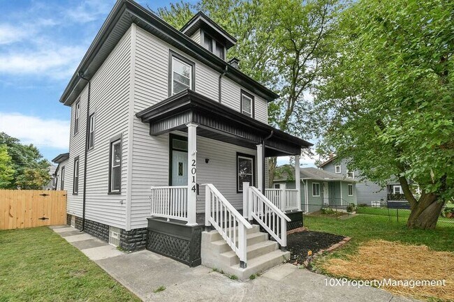 Photo - 2014 Floral Ave