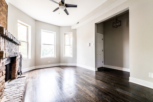 Photo - 1435 N Washtenaw Ave Unit 1