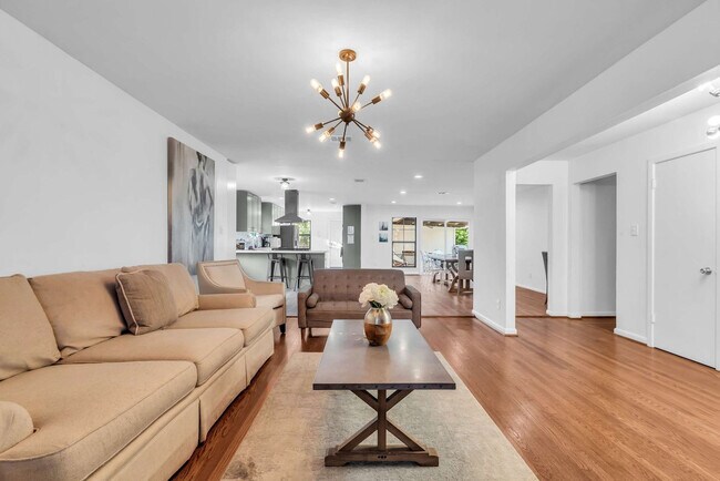 Photo - 5604 Flack St Unidad SI ID1514795P