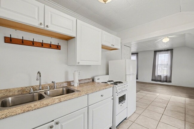 Photo - 8009 E Bristol Rd Unit 2