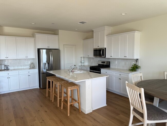 Photo - 8307 Basalt St