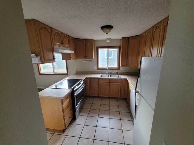 Photo - 1320 E 5th N House
