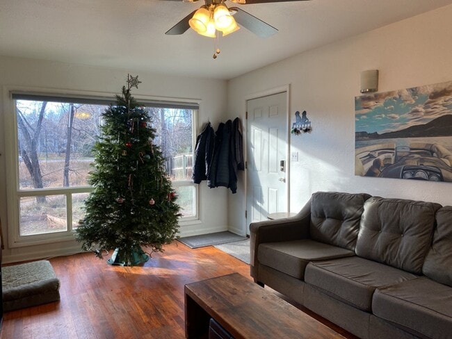 Photo - 1724-1726 Morningside Dr Unit 1726