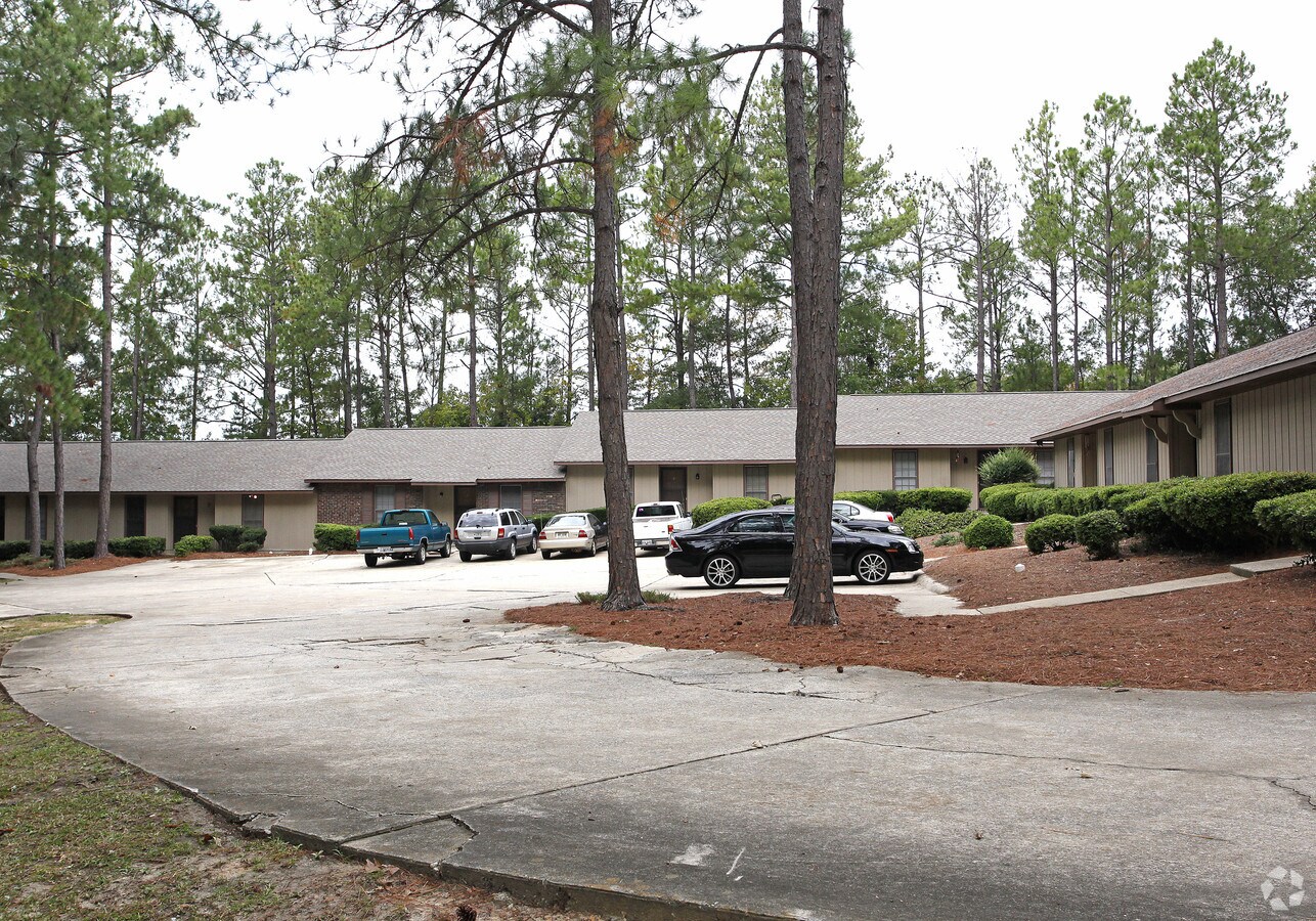 Photo - Pinebrook Apartments