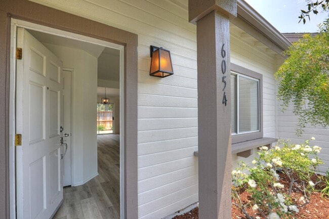 Photo - 6054 Ashley Pl