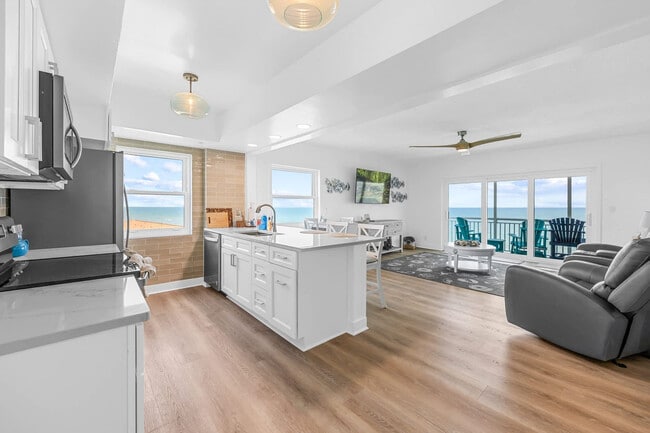 Photo - 205 Jimmy Buffett Mem Hwy Unit FL6-ID1245240P