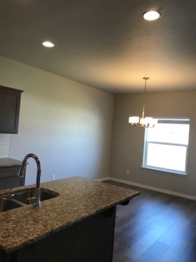 Photo - 1243 Langford Way