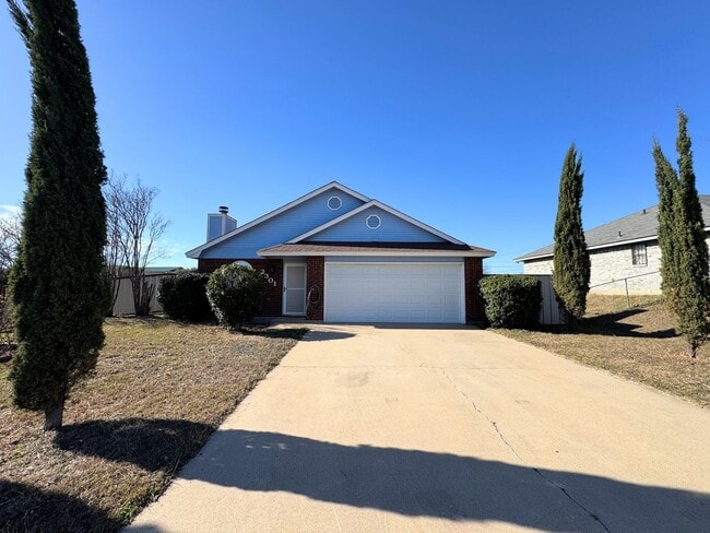 Photo - 2301 Dickens Dr