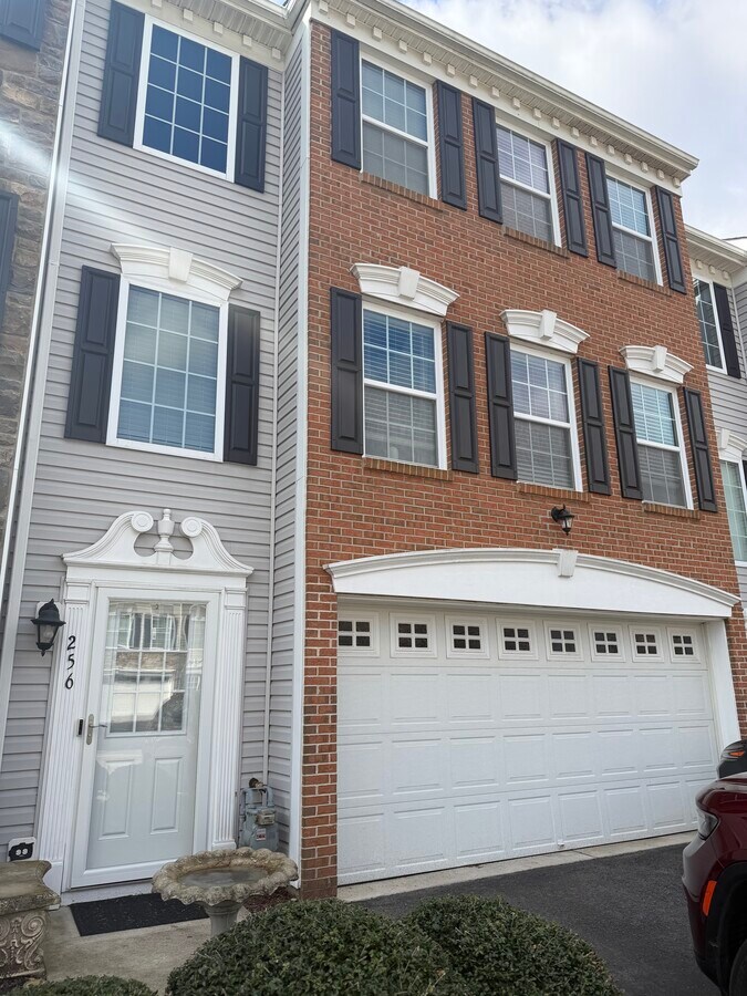 Photo - 256 Grace Manor Dr