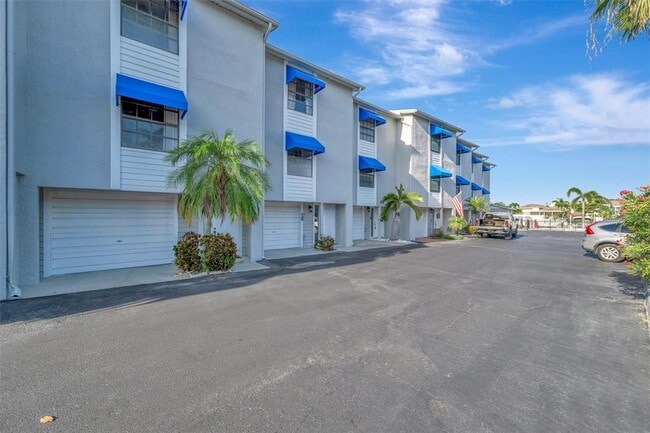 Building Photo - 745 Pinellas Bayway S Rental