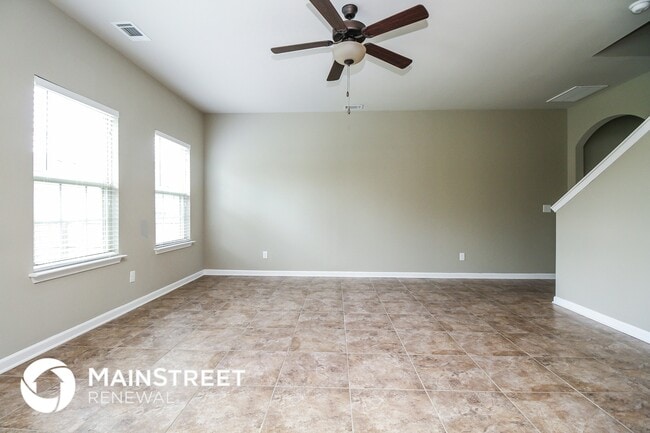 Photo - 160 Lyndhurst Dr