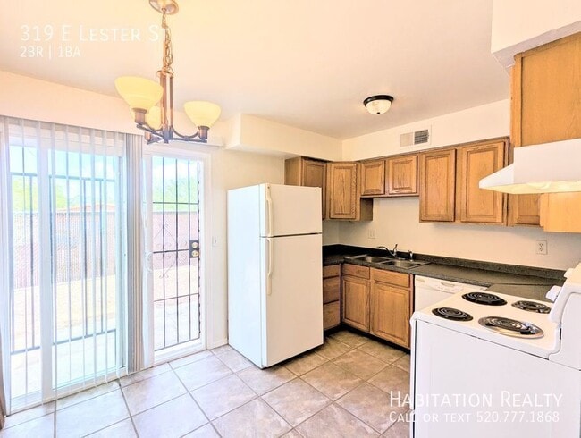 Photo - 319 E Lester St