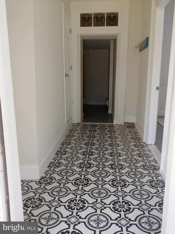 113 E Main St