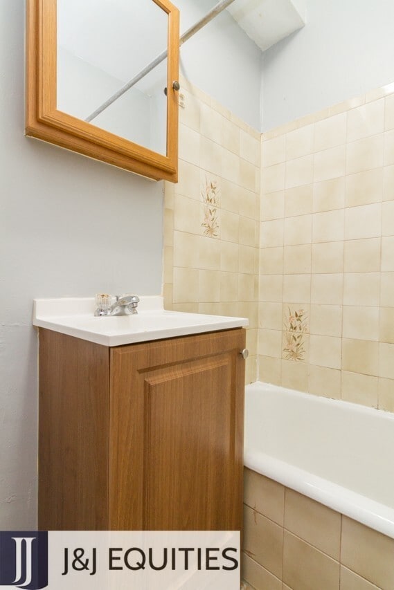 Photo - 4501-4515 N Malden St