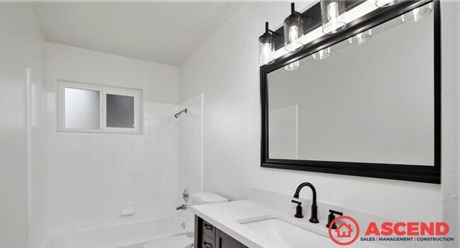 Photo - Beautiful home in North Bakersfield! *POOL*