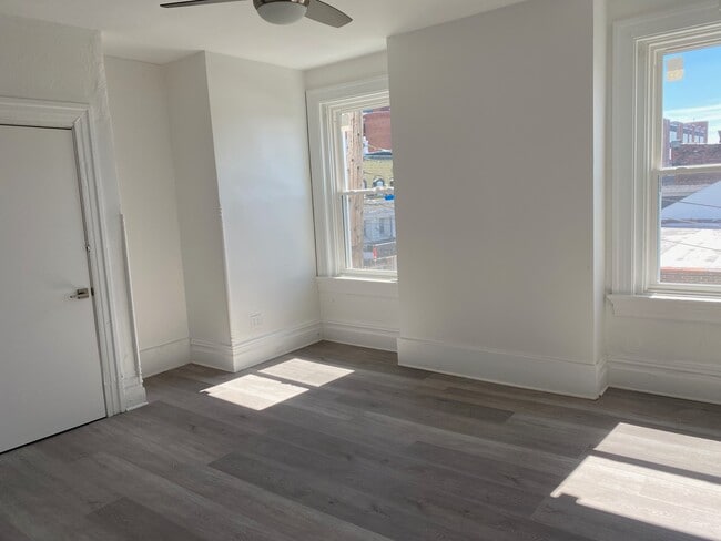 Photo - 4754 Liberty Ave Unit B2