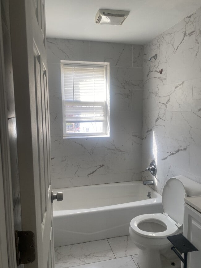 Photo - 27 Oakwood Ln