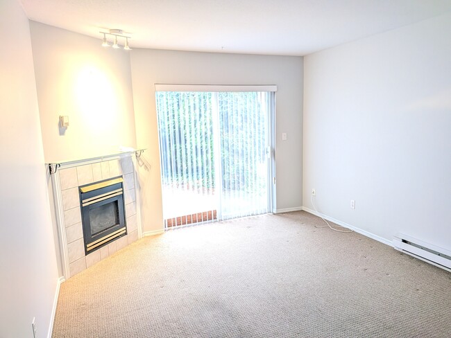 Photo - 9235 Woodbine St Unit 4