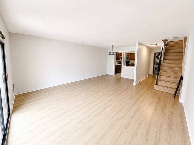 Building Photo - 3863 Steppes Ct Unit B