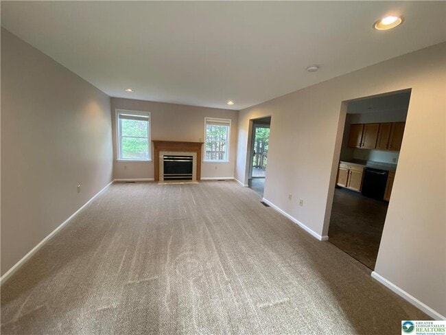 Photo - 207 Stephanie Dr