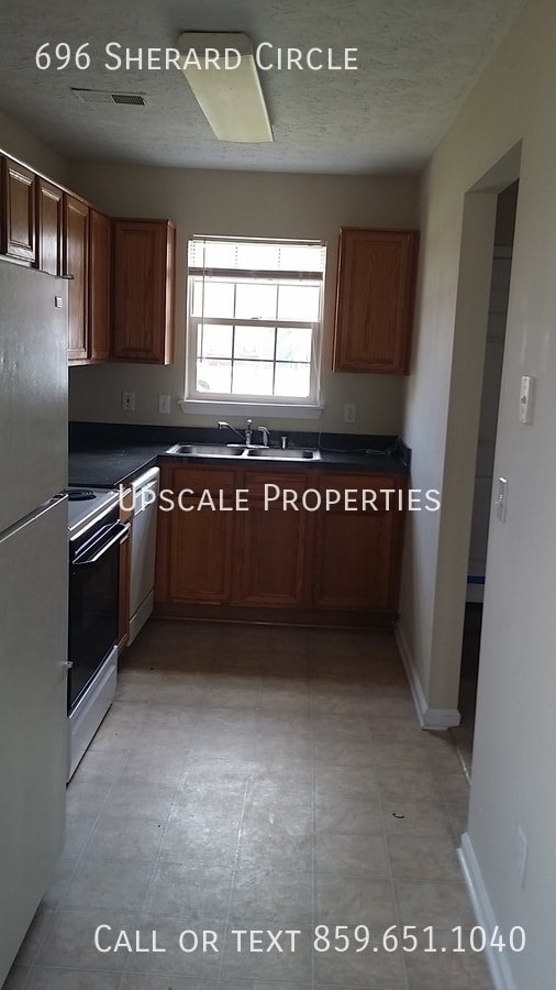 Photo - 696 Sherard Cir