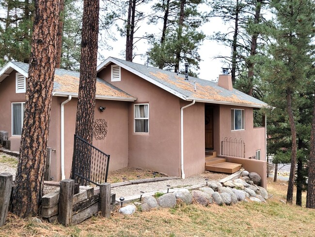 Furnished Home in Midtown Ruidoso - Furnished Home in Midtown Ruidoso