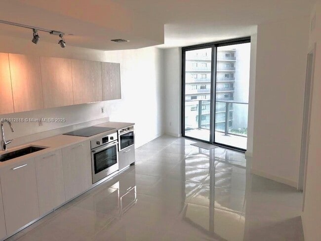 Building Photo - 501 NE 31st St Unit 907 Rental