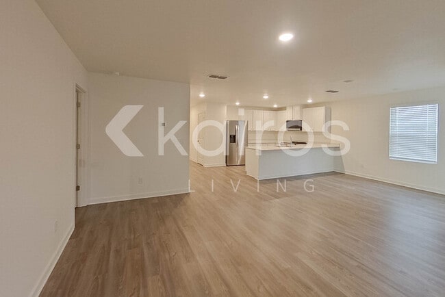 Photo - 148 George Oxford Dr