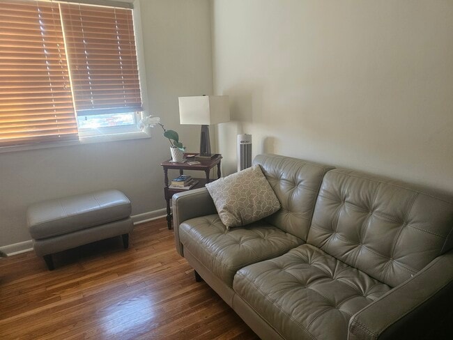 Photo - 11503 Amherst Ave Unidad #19