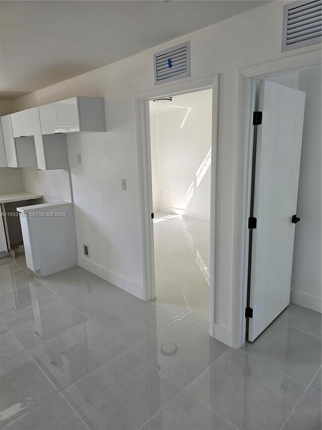 Photo - 1749 NW 69th St Unidad 1