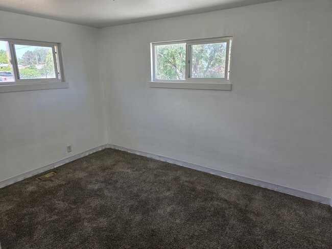 Photo - 5041 S 4420 W