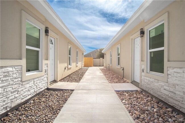 Photo - 18 Vision St Unit A