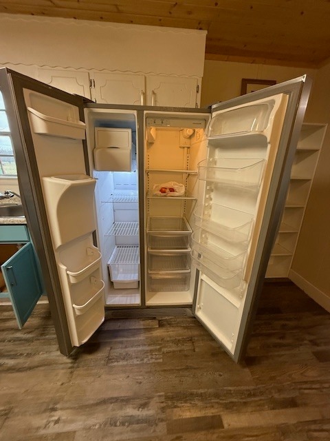 Photo - 545 Clements Rd SW