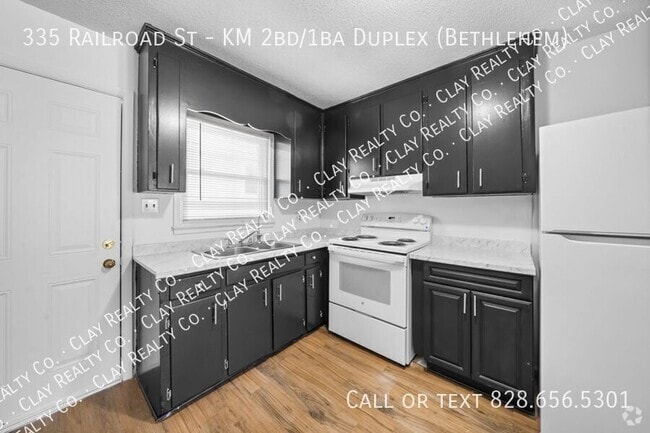 Building Photo - 335 Railroad St Unit KM 2bd/1ba Duplex (Bethlehem) Rental