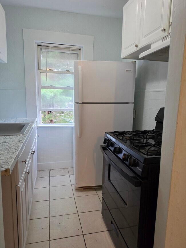 65 Whiting St Unidad 2L